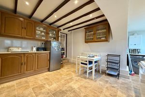 Kitchen/Breakfast Room- click for photo gallery